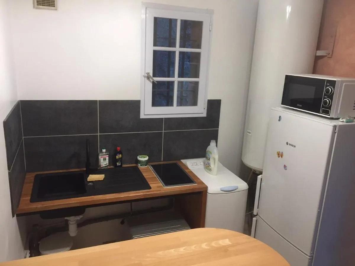 民宿 Logement Independant Au Bonheur Cuisine Piscine Clim Proche Centre Village #Dentelles Montmirrail 博默德弗尼瑟