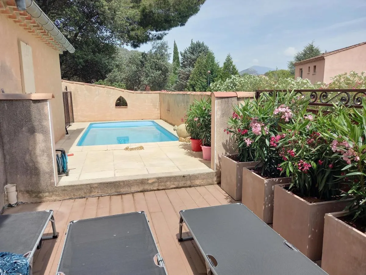 Logement Independant Au Bonheur Cuisine Piscine Clim Proche Centre Village #Dentelles Montmirrail 博默德弗尼瑟 0*,  法国